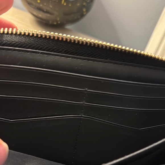 Kate Spade Black and Tan Wallet with Zip-Around Closure - Picture 7 of 9